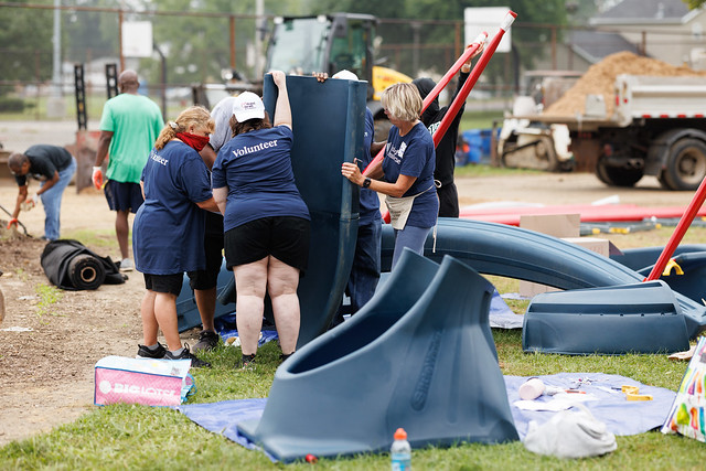 Commercial Playset – Store July fourth Financial Savings