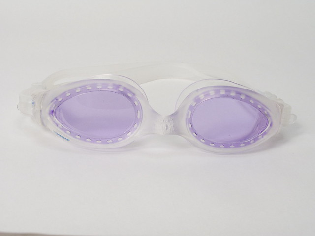 Title: The Superiority of Silicone Swim Goggles in the Market
